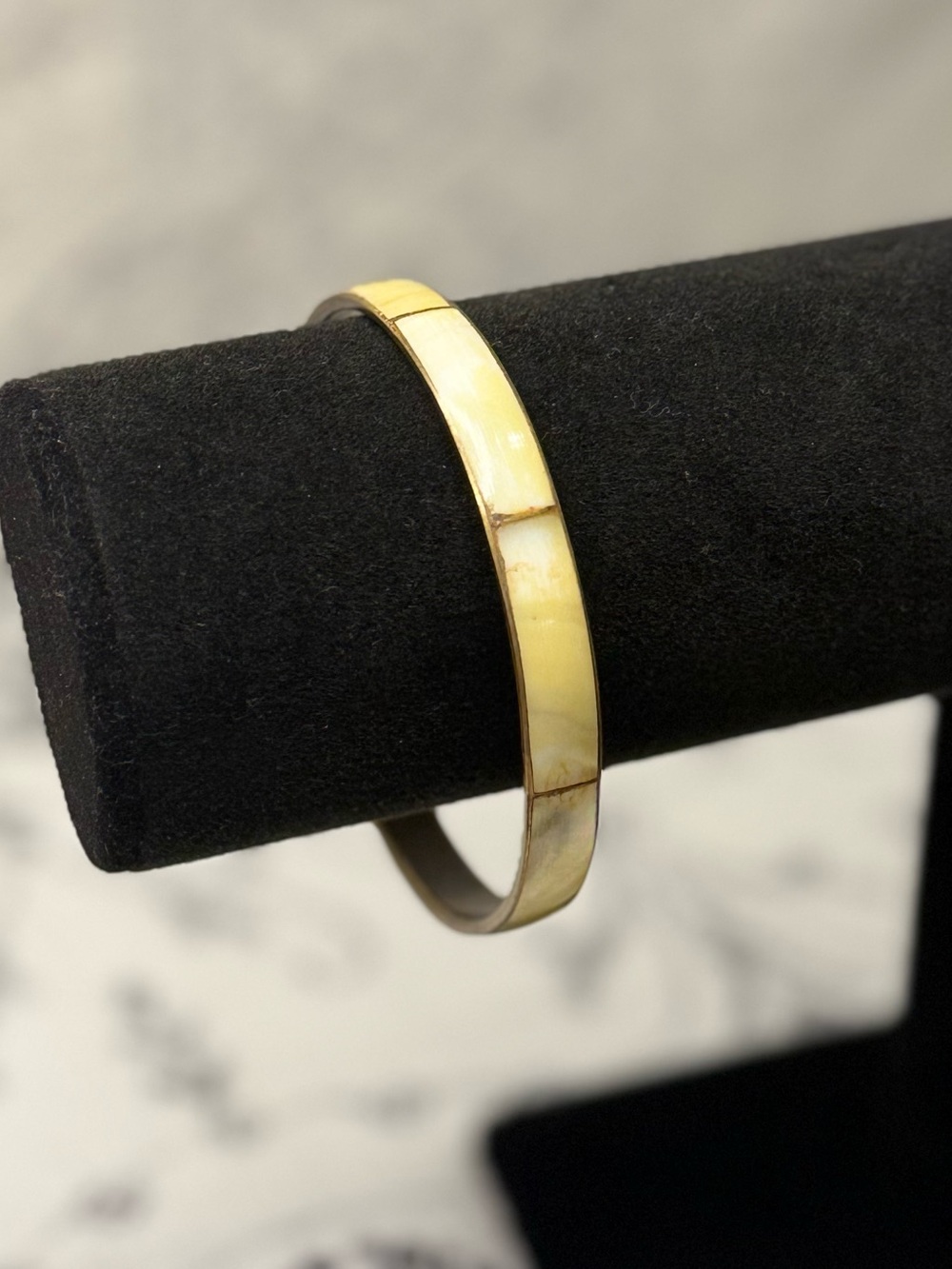 Mother of Pearl Inlay Brass Bangle Bracelet 
Women's Jewelry Vintage